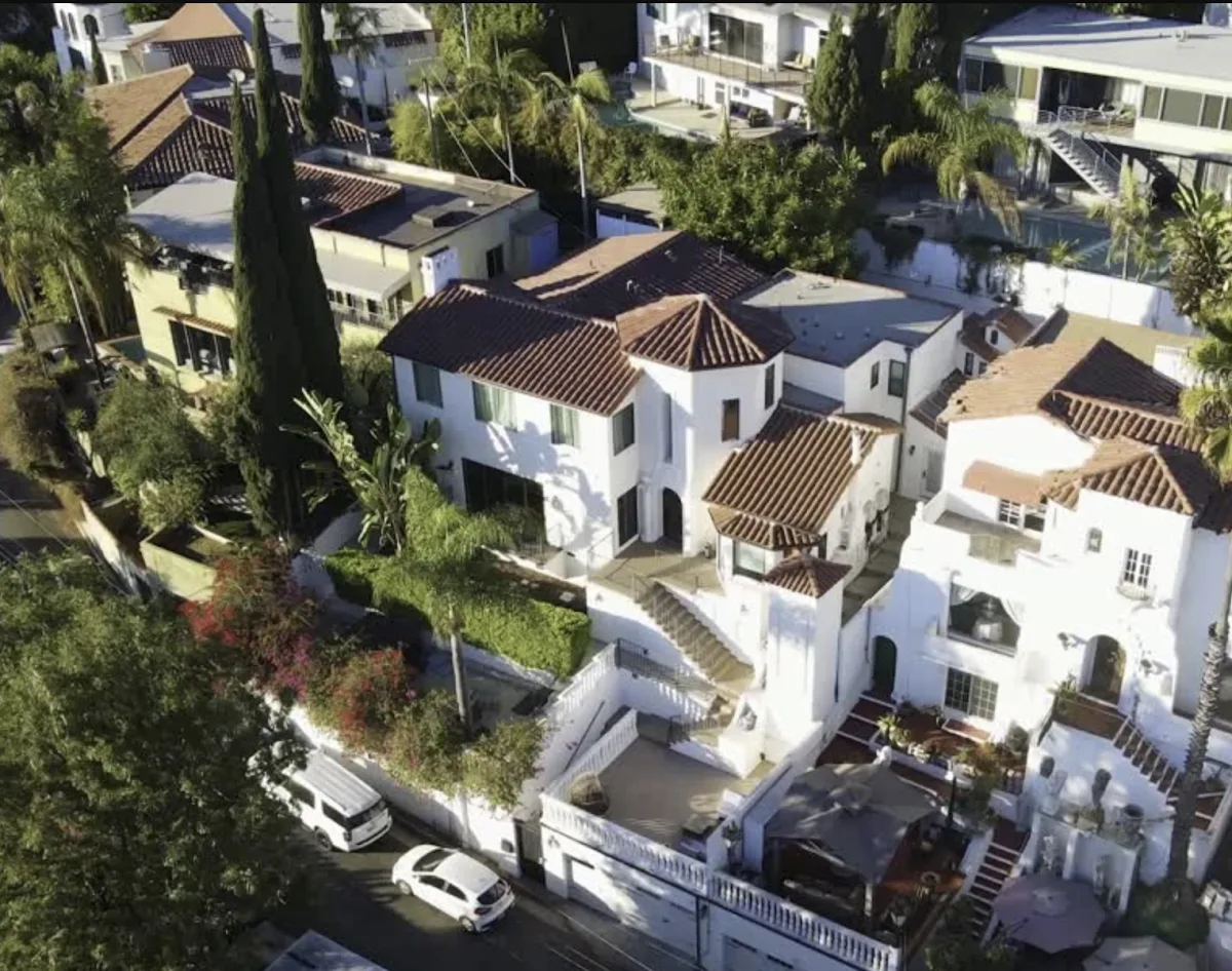 Exterior view of Losangeles detox center — building