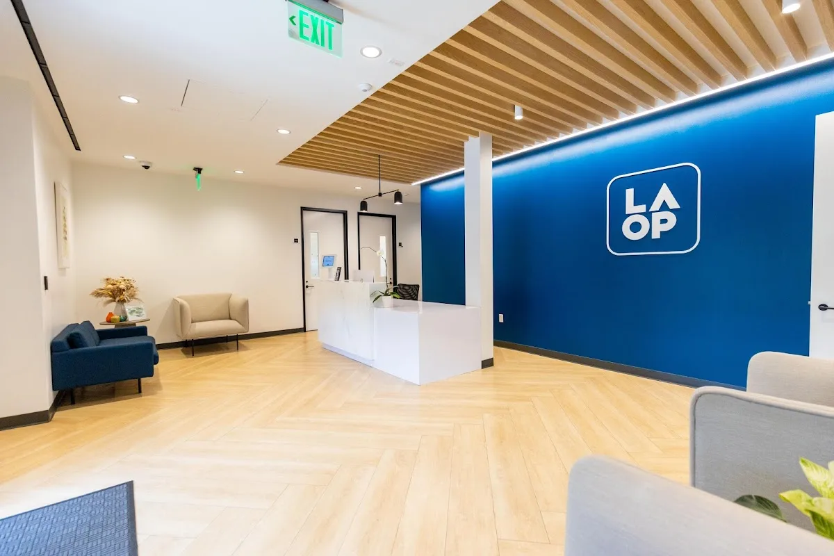 Los Angeles Outpatient Center - Photo 4