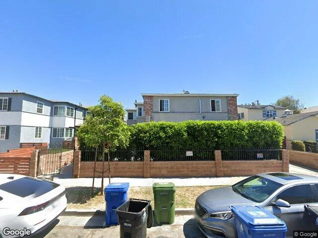 Exterior view of Losangeles sober living home — residential area
