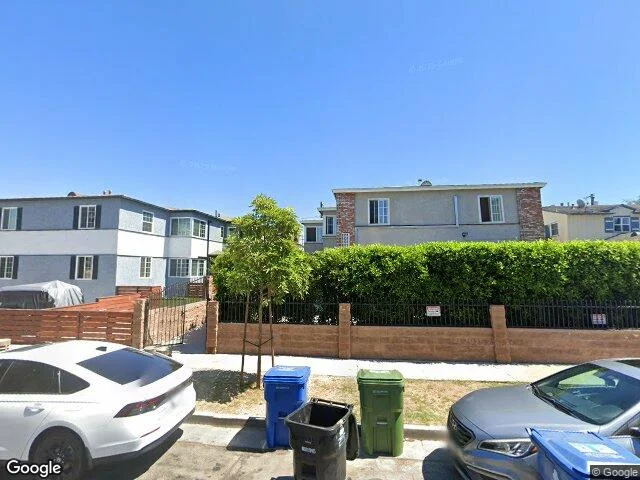 Exterior view of Losangeles sober living home — residential area