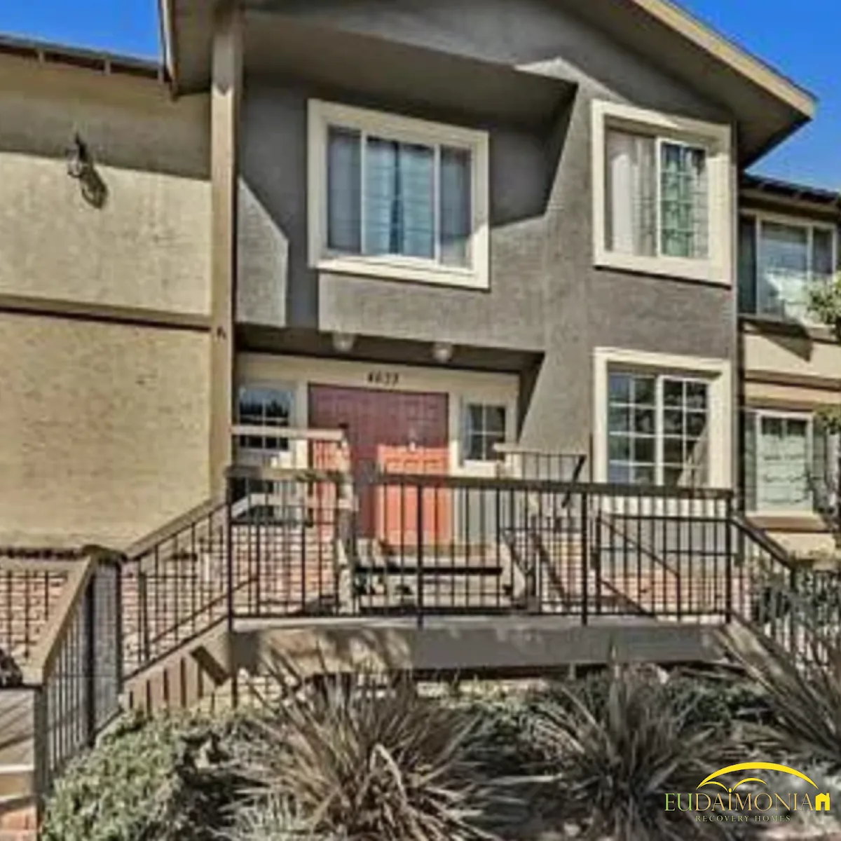 Exterior view of Losangeles sober living home — building