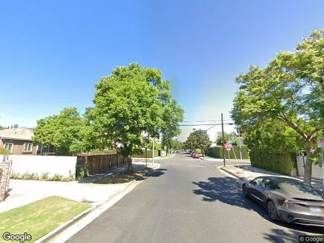 Exterior view of Losangeles sober living home — plants