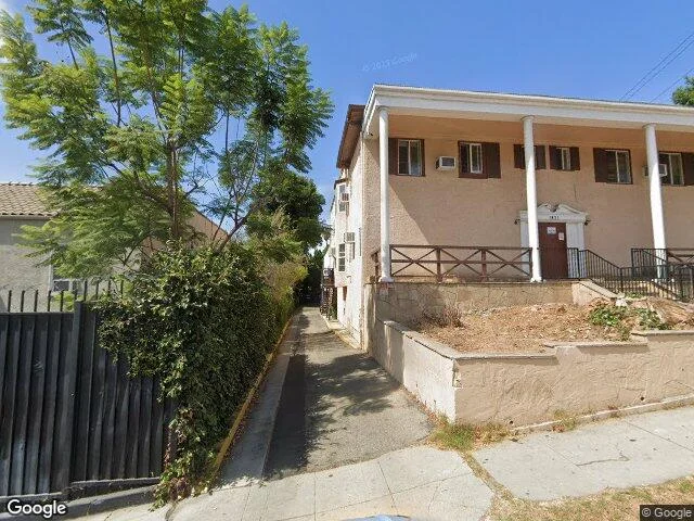 Exterior view of Losangeles sober living home — residential area