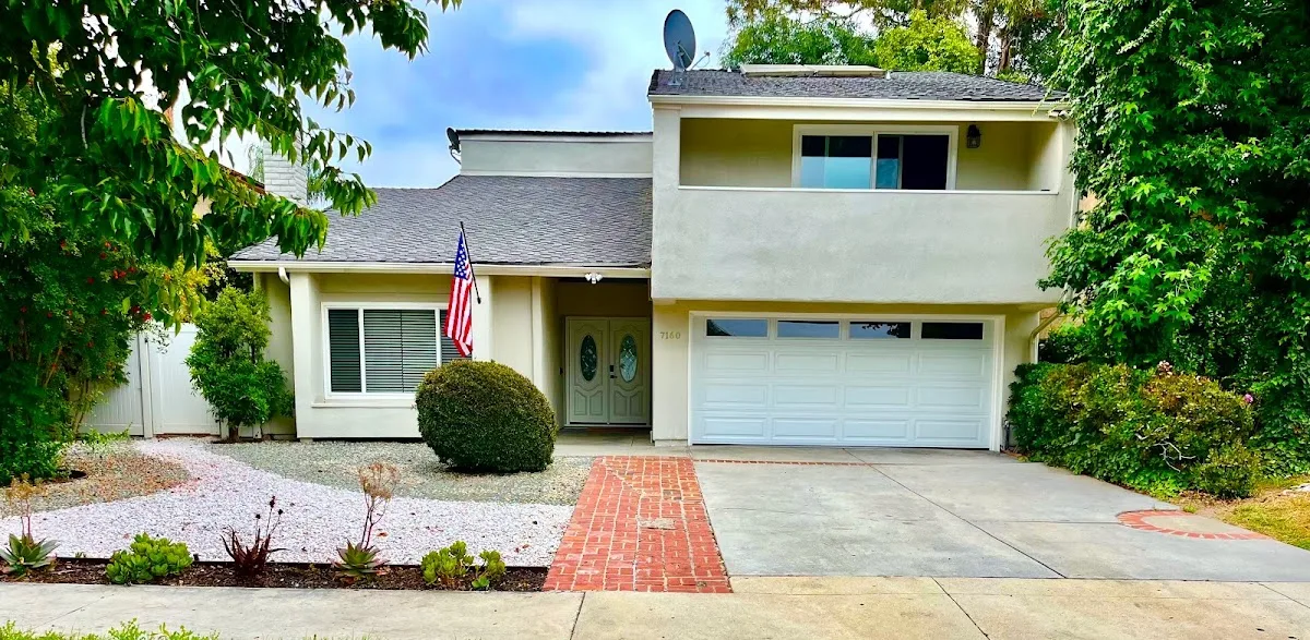 Exterior view of Losangeles sober living home — house