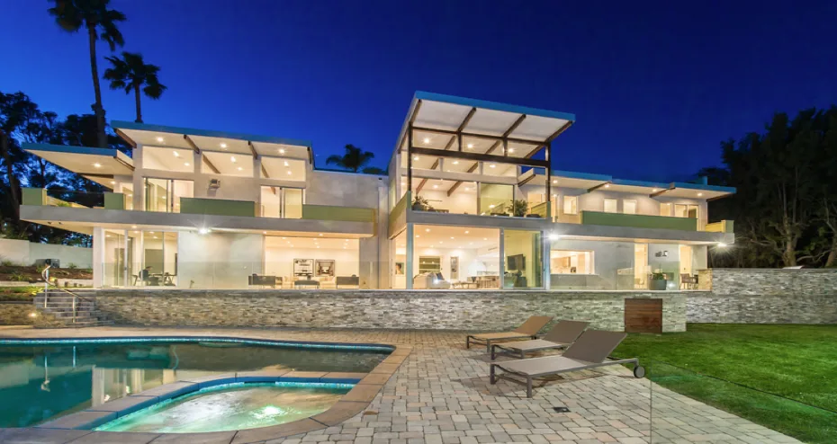 Exterior view of Losangeles sober living home — residential area