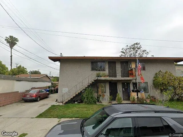 Exterior view of Losangeles sober living home — window