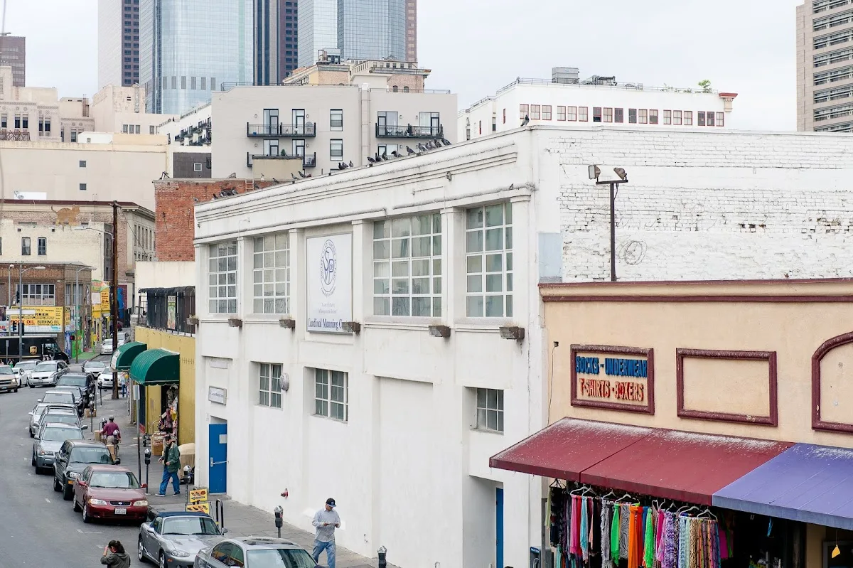 Exterior view of Losangeles sober living home — building