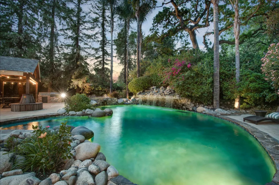 Exterior view of Losangeles sober living home — water