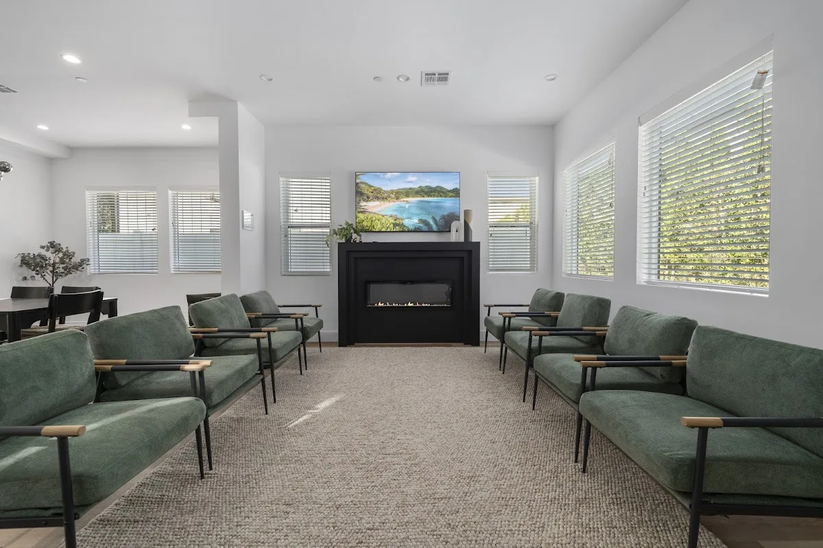 Refine Recovery | Drugs & Alcohol Rehab in Los Angeles - Photo 2