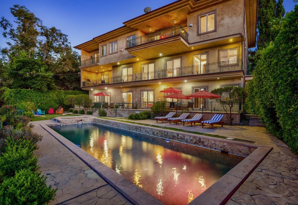 Granada Luxury Recovery Inc - Photo 2