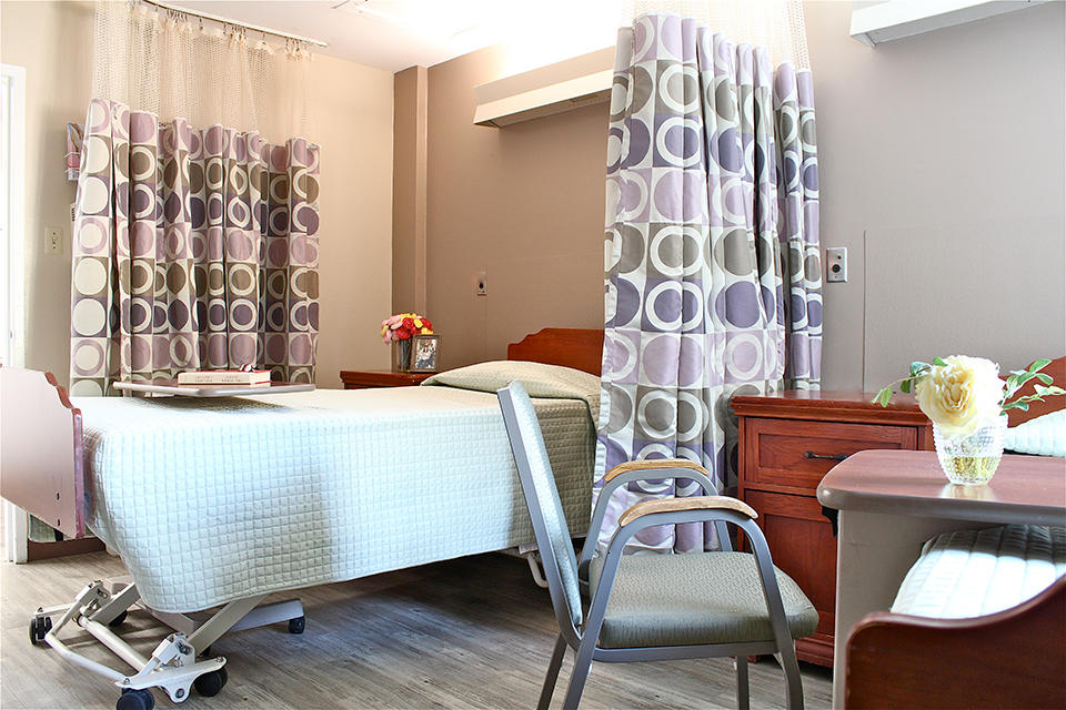 Rehabilitation Center of Los Angeles - Photo 4