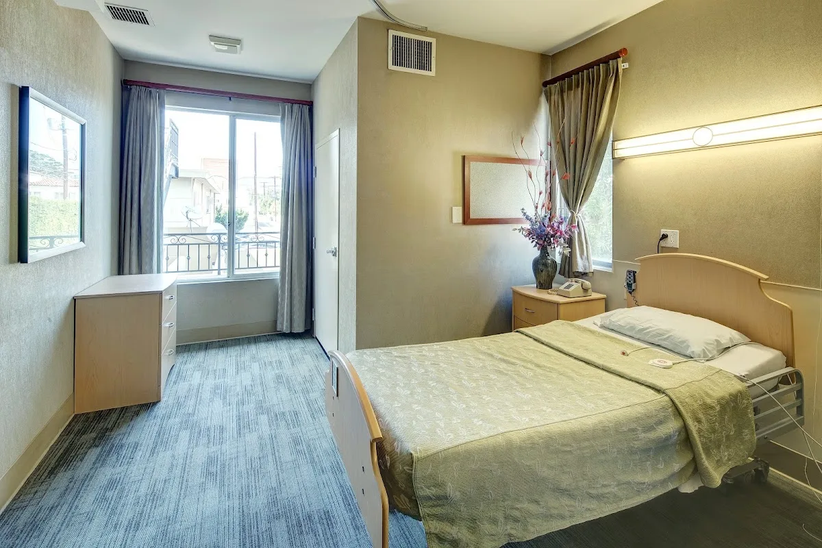 Exterior view of Losangeles treatment center — apartment